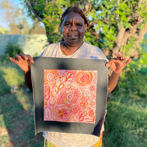 Bush Yam Story von Janet Golder Kngwarreye | Gestreckt (VERKAUFT)